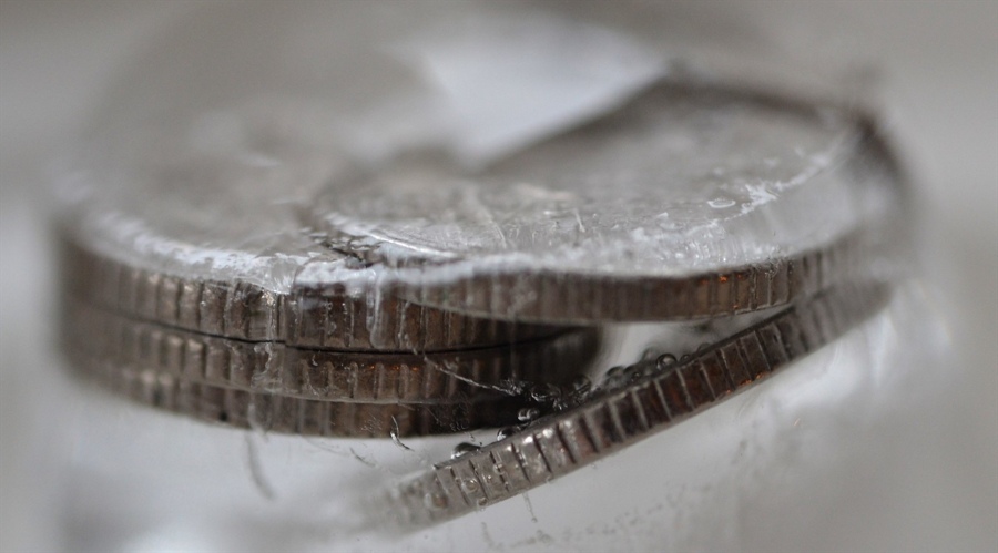 美元兑离岸人民币动态