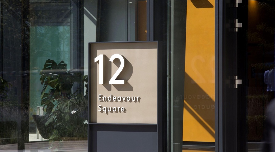 富时 A50 期指连续夜盘收跌 0.02%报 13275.000 点